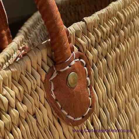 SMALL WICKER STRAW BASKETS WITH LEATHER HANDLES 
