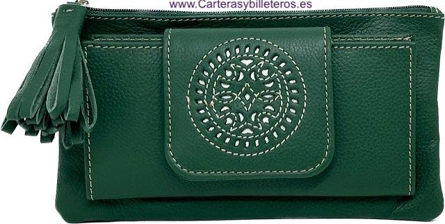 BOLSO CARTERA DE MUJER CON ADORNO DE BORLA EN EL CIERRE - 15 COLORES - VERDE INGLÉS TODO 