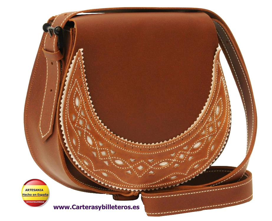 BOLSO DE CUERO ENGRASADO CON SOLAPA DE PIEL CUERO Y BLANCO 