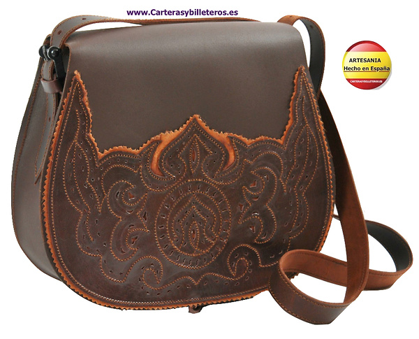 BOLSO DE PIEL ENGRASADA CON SOLAPA DE PIEL TRABAJADA 