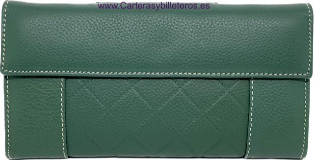 LARGE WOMEN'S WALLET IN UBRIQUE LEATHER WITH EMBROIDERED CLOSURE 
