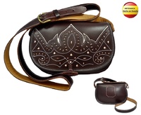 LEATHER BAG MOTIF AND CRAFT STITCHING